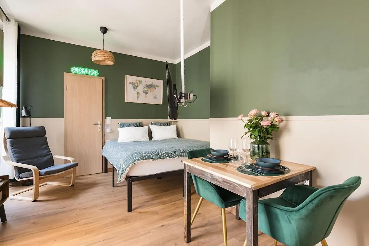 Emeraude - City Center - Terrace - Free Parking Roanne 0*,  France