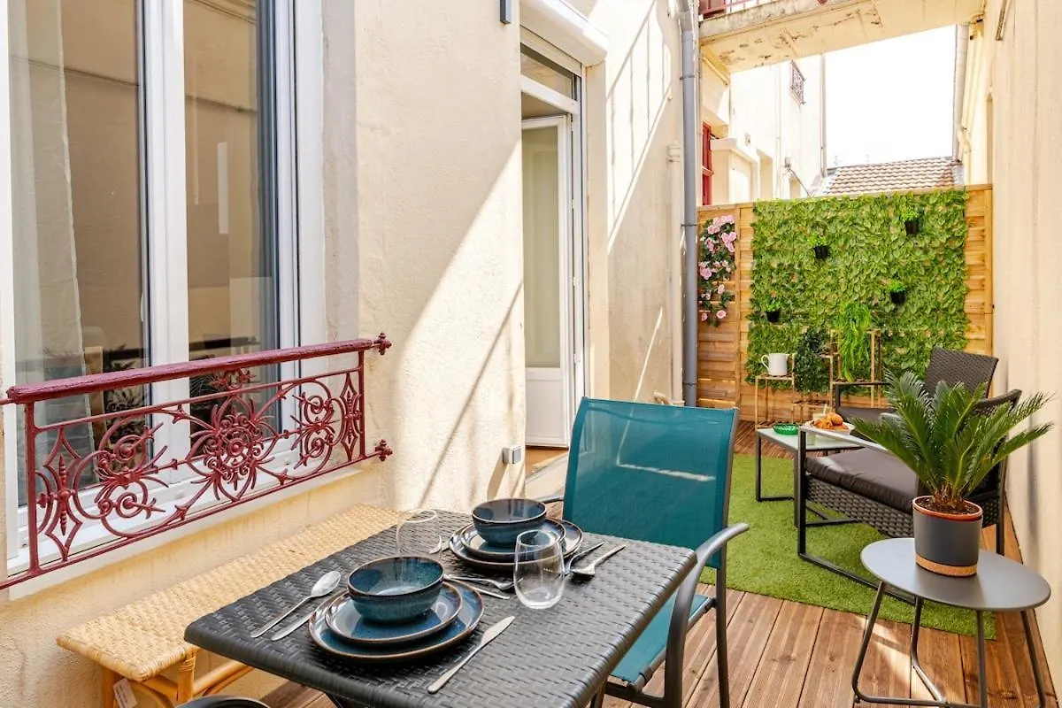 Apartment Emeraude - City Center - Terrace - Free Parking Roanne France